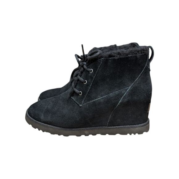 UGG Classic Femme Lace Wedge Ankle Boots Black Womens 8.5 Cozy Winter Booties - Picture 3 of 8